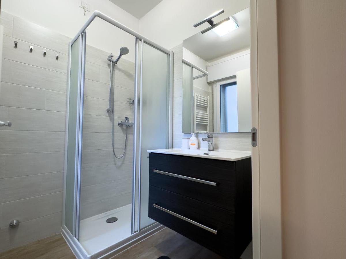 Bagno con box doccia